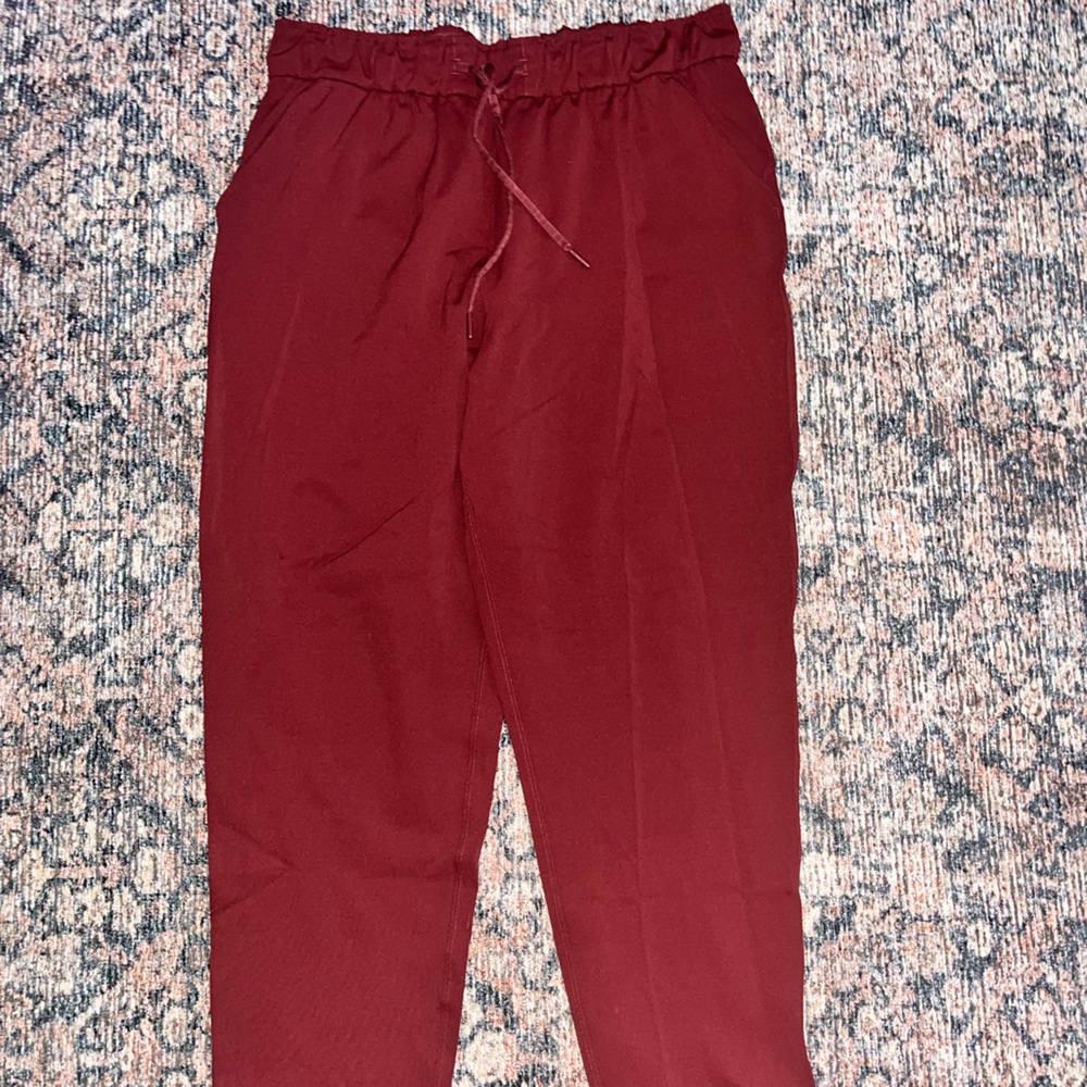 Lululemon on the move pants